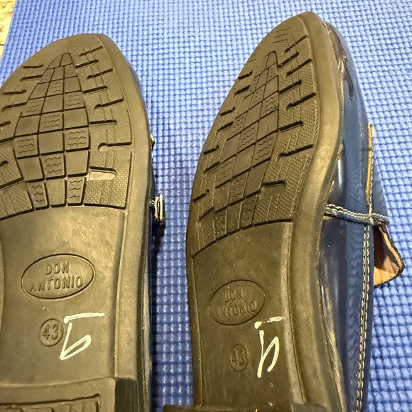 Leather - Picture 2 of 2